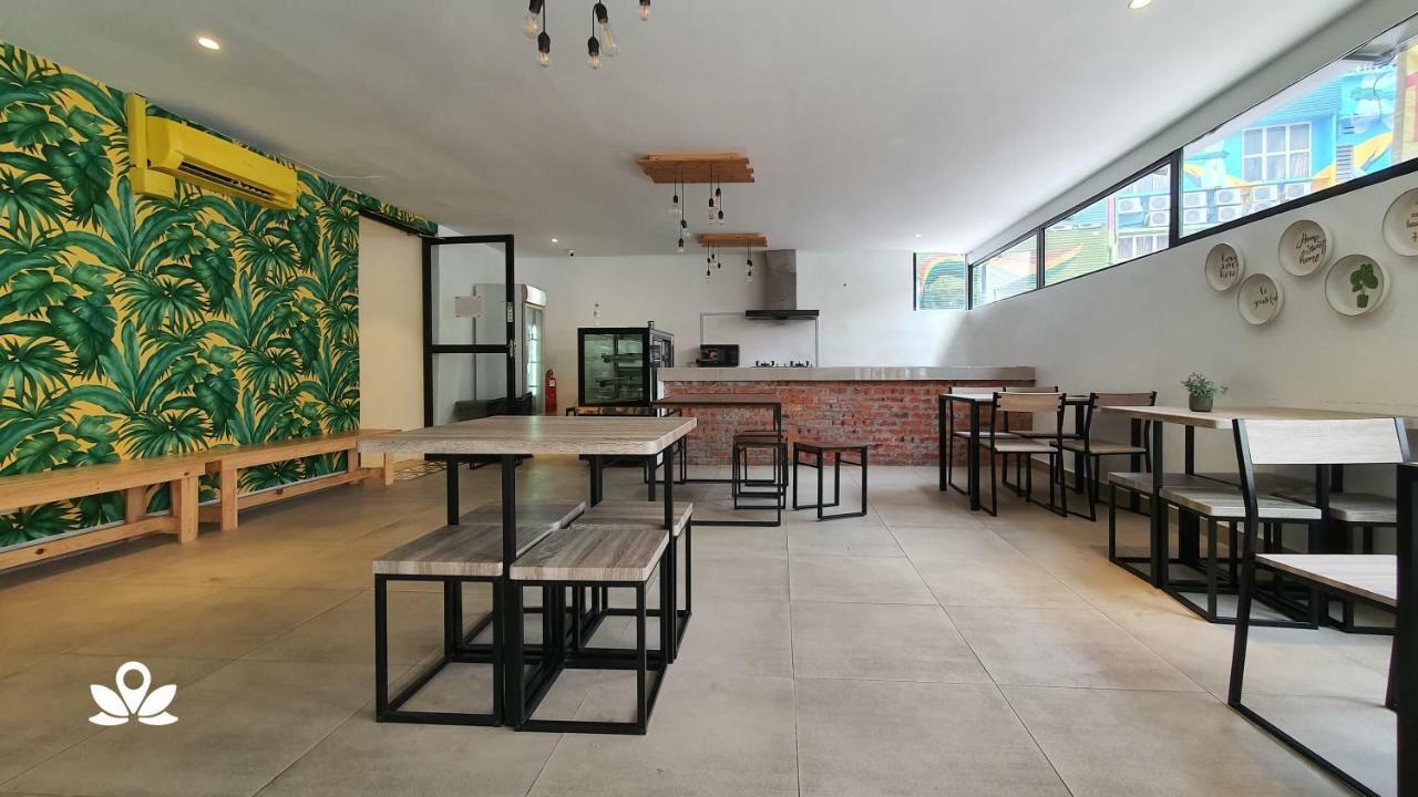 קואלה לומפור Summer House Bed & Cafe מראה חיצוני תמונה